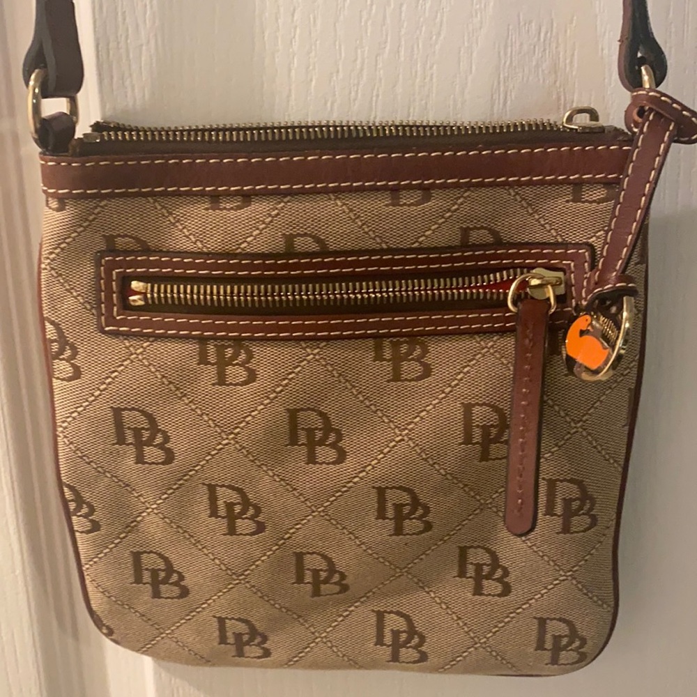 Dooney and Bourke crossbody bag. Like new!!